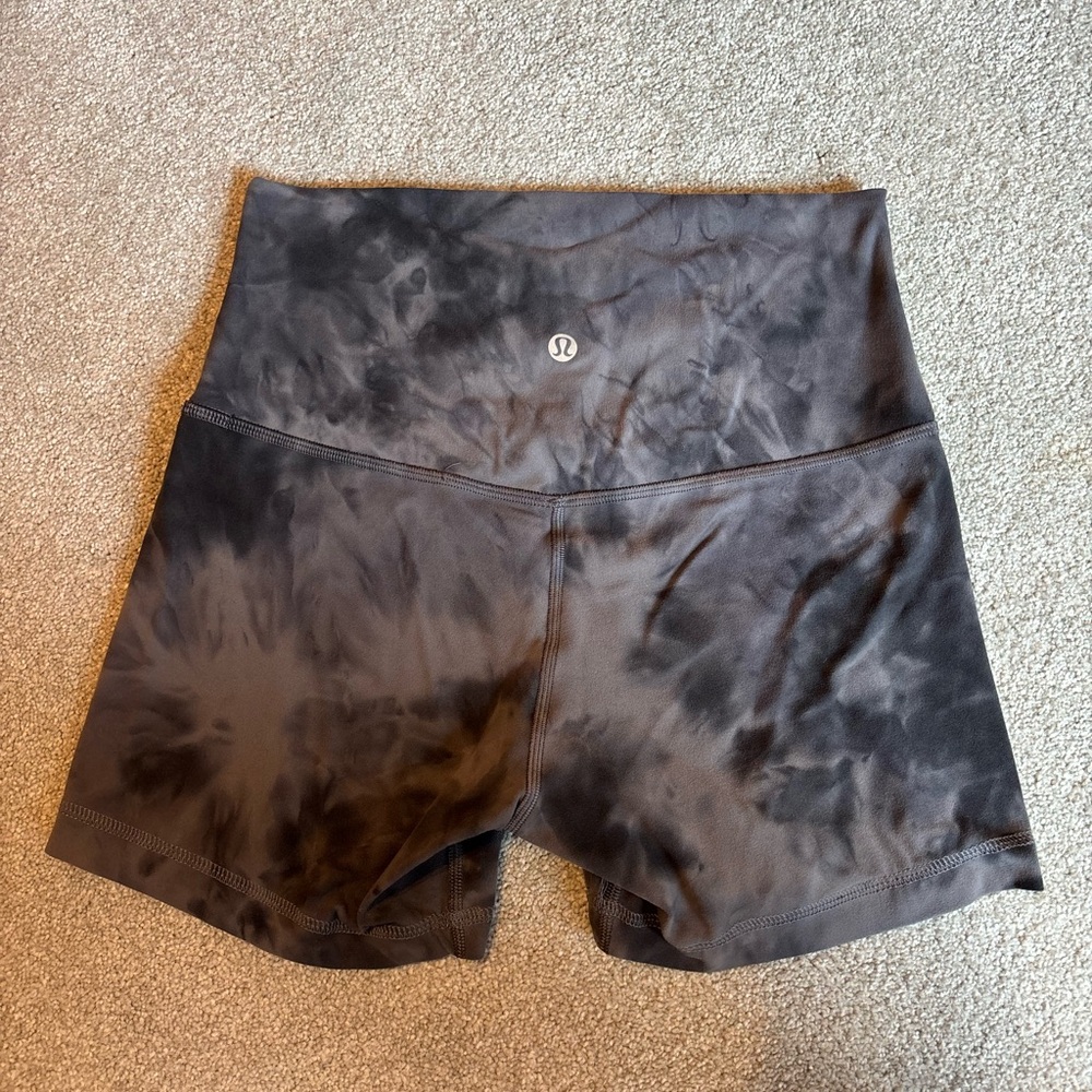 lululemon athletica Women's Gray/Black Tie-Dye High-Rise Align Shorts